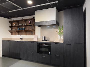 Showr keuken, Giethmen, composiet blad, incl apparaten, Nieuw, Zwart, Composiet, Enkelwandige keuken