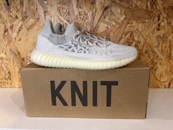 Adidas - Yeezy 350 V2 - Sneakers - Maat: EU 41, Nieuw