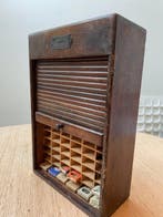 Daif Dale Meisinger - Medicijnkastje - Hout - Tandarts
