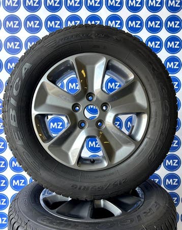 Dacia Duster | 16 inch Velgen + Winterbanden, Auto-onderdelen, 16 inch, Banden en Velgen, Personenwagen, Gebruikt