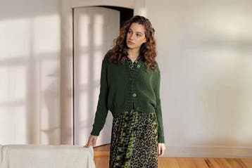Breipatroon Damesvest Jelena met knopen in Cashmere+ - Lan, Ophalen of Verzenden, Nieuw