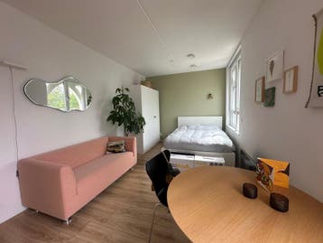 Te huur: Studio Clarissenhof in Tilburg, Huizen en Kamers, Tilburg, Noord-Brabant