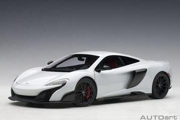 Autoart 1:18 - Model sportwagen - McLaren 675 LT 2016, Hobby en Vrije tijd, Modelauto's | 1:5 tot 1:12, Nieuw