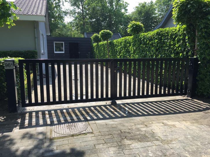 HOGE KORTING: op Showmodel Foto 1 € 2768,60 excl btw., Tuin en Terras, Tuinpoorten, Nieuw, IJzer, Schuifpoort, 150 tot 200 cm