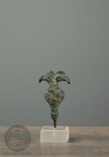 West-Aziatisch Brons Decoratieve speld met dubbele vogelkop