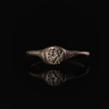 Oud-Romeins Zilver Zegelring met inscriptie VIVAS.