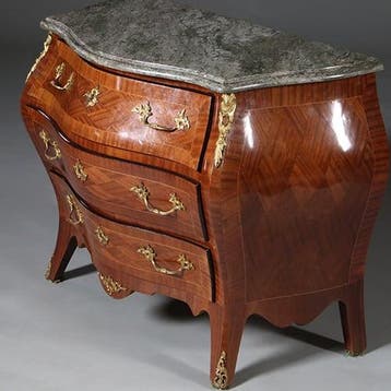 Gebombeerde commode in Rococostijl ca 1920 grijs geaderd mar, Ophalen of Verzenden