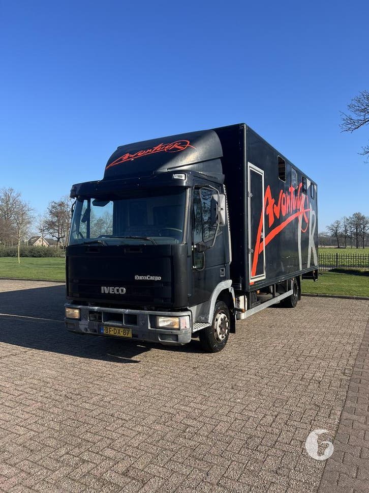 Degelijke Iveco paardenvrachtwagen!, Dieren en Toebehoren, Paarden en Pony's | Trailers en Aanhangwagens, Zo goed als nieuw, Ophalen