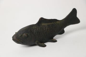Bronzen karper (Koi) Sculptuur — Tominaga Naoki - Brons -