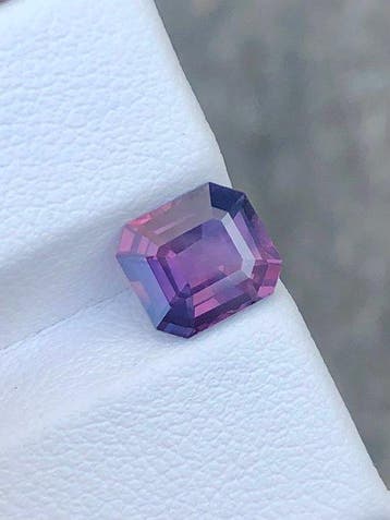 Zonder minimumprijs Violet, Paars Saffier - 2.03 ct -, Nieuw