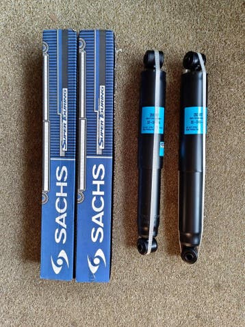 Set schokbrekers achteras Voyager II III IV / Caravan III, Ophalen of Verzenden, Nieuw, Dodge