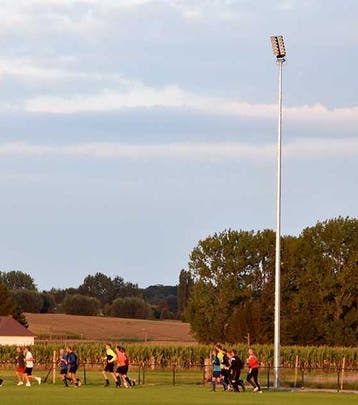 Lampenrek t.b.v. montage schijnwerper op een lichtmast....., Nieuw