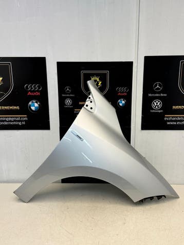 Spatbord/voorscherm rechts Renault Megane Estate 2013 grijs, Gebruikt, Voor, Renault, Spatbord