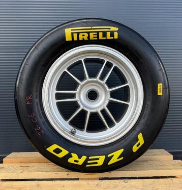 Wiel compleet met band - Pirelli -O.Z - *** NO RESERVE ***, Nieuw