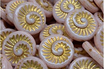 2 x Tsjechische Glaskralen Fossil Shell Beads 18x18mm roze, Ophalen of Verzenden, Nieuw, Kraal