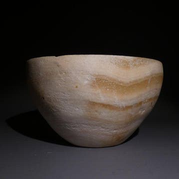 Oud-Egyptisch Albast Drinkbeker. Ø 9,5 cm. Middenrijk,