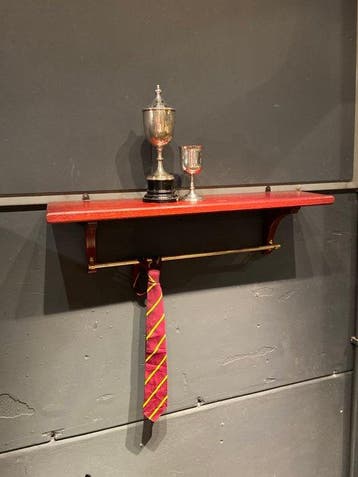 Wandplank beugel - Shop Display shelf - oak and brass -
