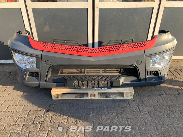 Bumper Mercedes Antos MP4 A 960 310 23 22, Auto-onderdelen, Vrachtwagen-onderdelen, Gebruikt, Mercedes-Benz, Carrosserie en Plaatwerk