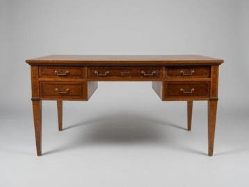 Bureau - Een 19e-eeuwse Franse mahoniebureau plat in Louis