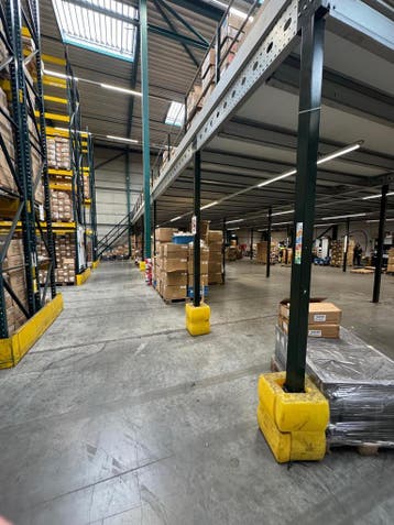 320m2 Verdiepingsvloer / Entresol / Gebruikt /, Ophalen of Verzenden