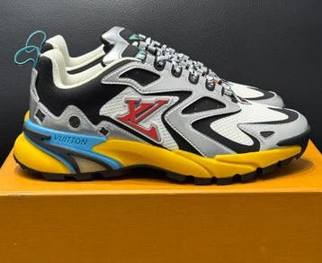 Louis Vuitton Runner Tatic | Silver, Overige kleuren, Nieuw, Ophalen of Verzenden, Sneakers of Gympen