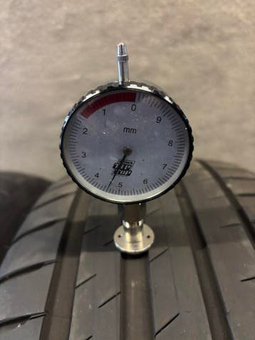 2x Michelin Pilot Sport 4 TO 235/45 R18 - 4,5 mm Zomerbanden, Ophalen, 18 inch, Gebruikt, 235 mm