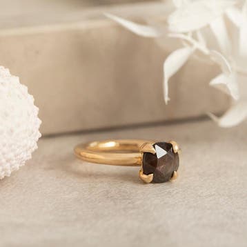 Gouden catch ring met bruine saffier van Bron Jewelry 18, Verzenden, Zo goed als nieuw, Goud