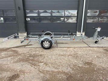Pega Boottrailer Kanteltrailer 1350kg Max. 650cm, Watersport en Boten, Boottrailers, Gebruikt