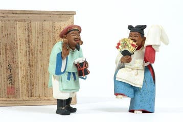 Sculpture of “Ebisu Manzai – New Year Dance of Ebisu and