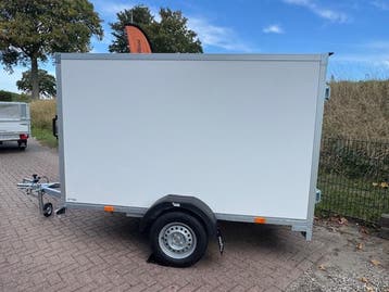Nieuwe Syma gesloten aanhangwagen 257 x 151 x 150 cm, Ophalen, Nieuw