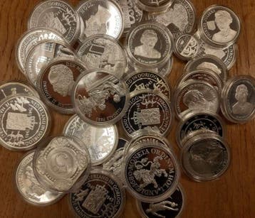 5 kilo Zilveren penningen per kilo, Ophalen of Verzenden, Zilver, Nederland