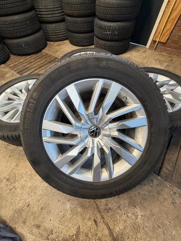 VW Touareg 19 inch orginele wielen met winterbanden., Gebruikt, 255 mm, Banden en Velgen, Winterbanden