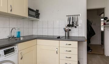 Te Huur 3 Kamer Appartement Bredevoorde In Rotterdam, Huizen en Kamers, Rotterdam, Direct bij eigenaar, Appartement, Rotterdam