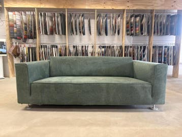 Design on Stock designbank – Volledig opnieuw gestoffeerd |, Ophalen of Verzenden, Zo goed als nieuw, Stof, Design on Stock