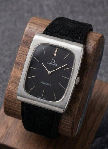 Omega - Vintage Geneve - Tank Case – Matte Black Dial – Cal., Nieuw