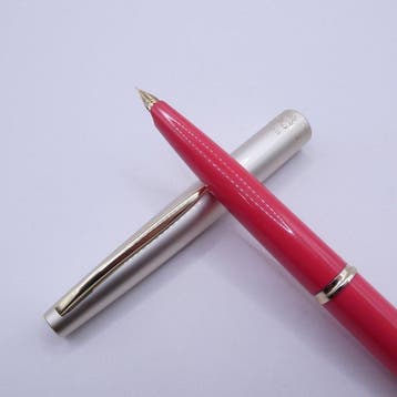 Pilot - Pilot Fountain Pen Pink 14K-585 Gold Nib - Zonder, Verzamelen, Pennenverzamelingen, Nieuw
