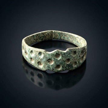 Viking periode Brons Bronzen ring uit de Vikingtijd met