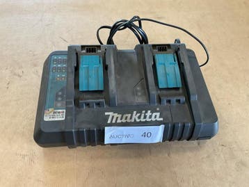 Online veiling: Makita, DC18RD, Duo acculader, Gebruikt
