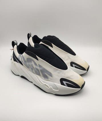 Adidas - YZY 700 MNVN - Sneakers - Maat: EU 44.5 - Nieuw met, Kleding | Heren, Nieuw