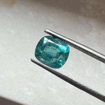 1 pcs Groen Smaragd - 2.40 ct - International Gemological, Nieuw