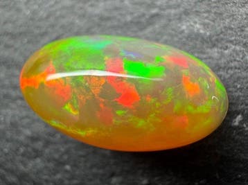 Opaal Cabochon- 1.97 g