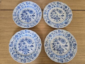 Meissen - Set of 4 Meissen Blue Onion (Zwiebelmuster)