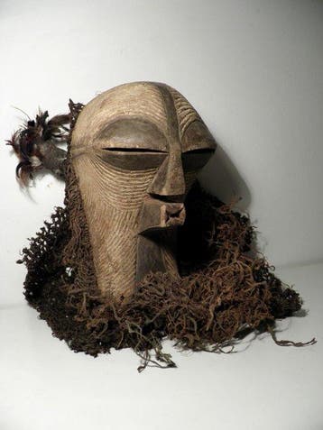 Tribaal masker - Kifwebe - compleet kostuum, kegel en, Antiek en Kunst