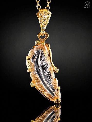 Uitgehouwen amethist hanger - 925 zilver - goudverguld veer, Antiek en Kunst