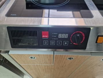 Spring Induction catering cabinet met afzuiging 400V, Ophalen of Verzenden, Gebruikt