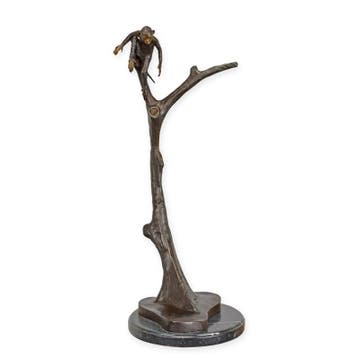 A BRONZE SCULPTURE OF A MONKEY IN A TREE (Interieur), Verzenden, Nieuw