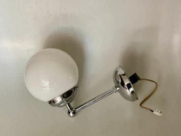 Wandlamp - Chroom, Opalineglas - Art-deco Bauhuis stijl