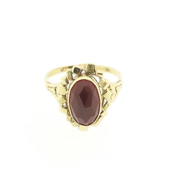 Vintage gouden ring met carneool, Gebruikt, 19 tot 20, Ophalen of Verzenden, Met edelsteen