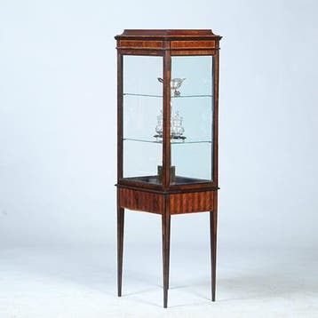 Vierkante Hepplewhite vitrine met  glas rondom en een unieke, Antiek en Kunst, Ophalen of Verzenden