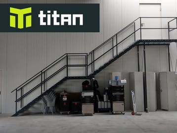 Gelaste stalen trap NIEUW binnen 2 werkdagen geleverd!, Doe-het-zelf en Verbouw, Ladders en Trappen, Verzenden, Nieuw, Trap, 2 tot 4 meter